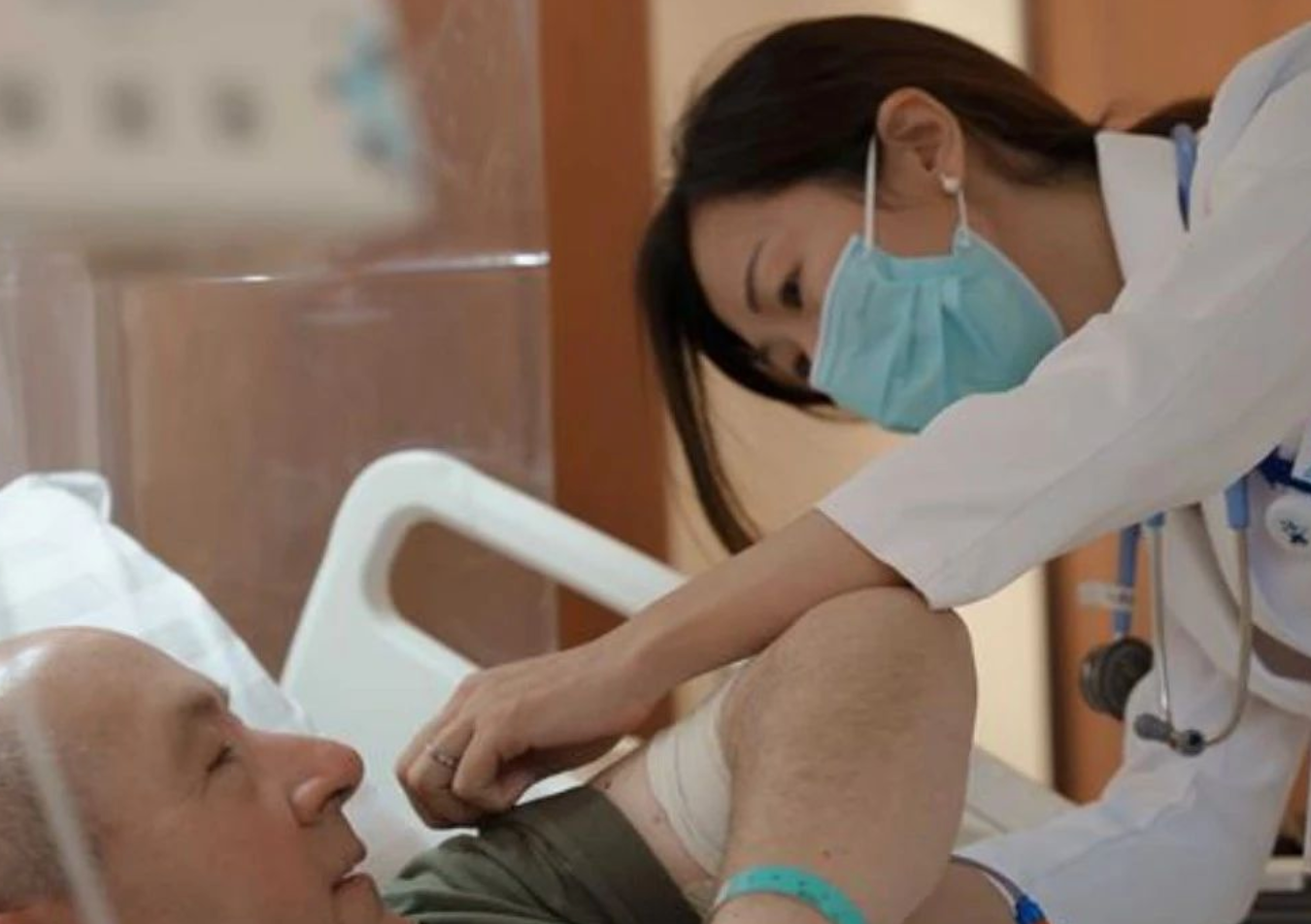 医生说他活不过一年，新西兰大叔飞中国救命，3个月后肿瘤清零